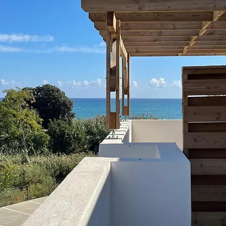 Appt Lumineux Pieds Dans L'eau N181