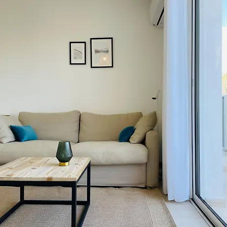 Appt Lumineux Pieds Dans L'eau N181 Linguizzetta