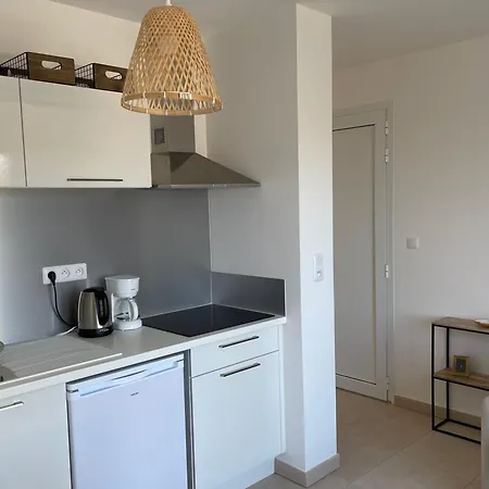 Appt Lumineux Pieds Dans L'eau N181 * Linguizzetta