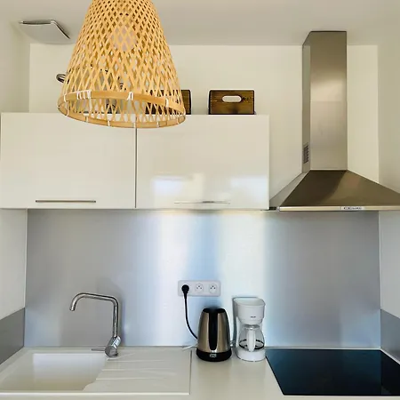 Appt Lumineux Pieds Dans L'eau N181 * Linguizzetta