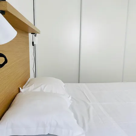 Appt Lumineux Pieds Dans L'eau N181 Linguizzetta