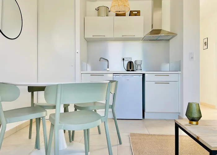 Appt Lumineux Pieds Dans L'eau N181 *