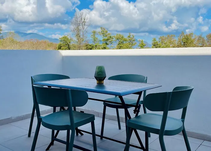 Appt Lumineux Pieds Dans L'eau N181 Linguizzetta